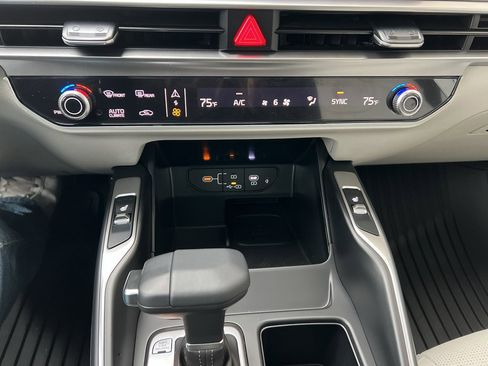 New 2026 Kia Sorento S w/ S Panoramic Sunroof Package image 24