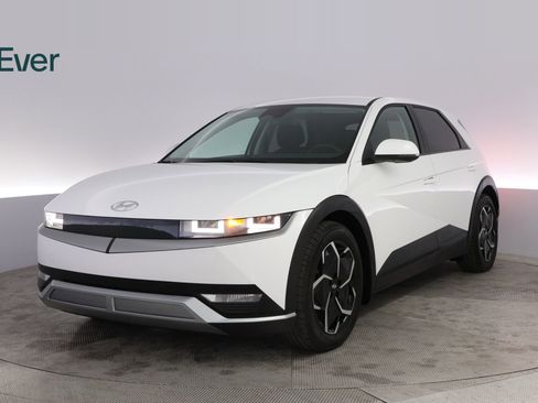 Used 2024 Hyundai Ioniq 5 SEL RWD image 2