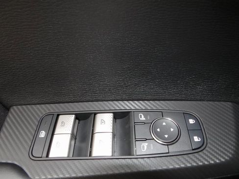 New 2025 Mitsubishi Outlander ES image 16