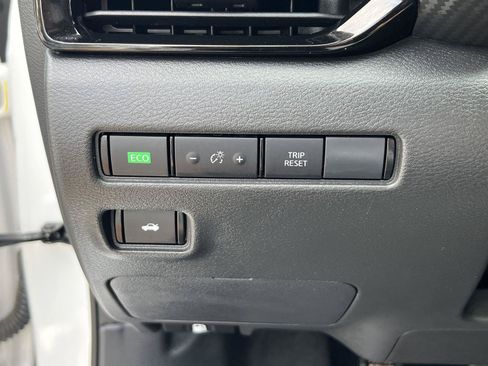 Used 2022 Nissan Sentra SV FWD image 31