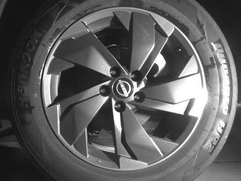 Used 2025 Nissan Rogue SV image 14