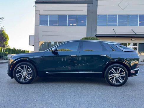 Used 2024 Cadillac Lyriq Luxury AWD/4WD image 4