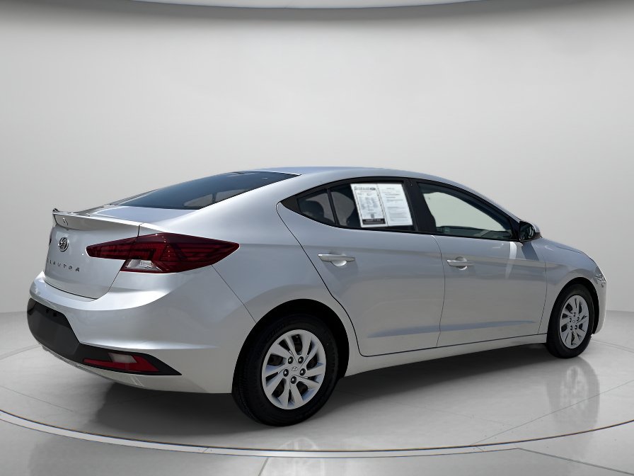 Used 2019 Hyundai Elantra SE FWD image 3