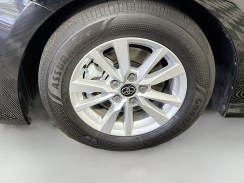 Used 2025 Toyota Camry LE w/ Convenience Package image 14