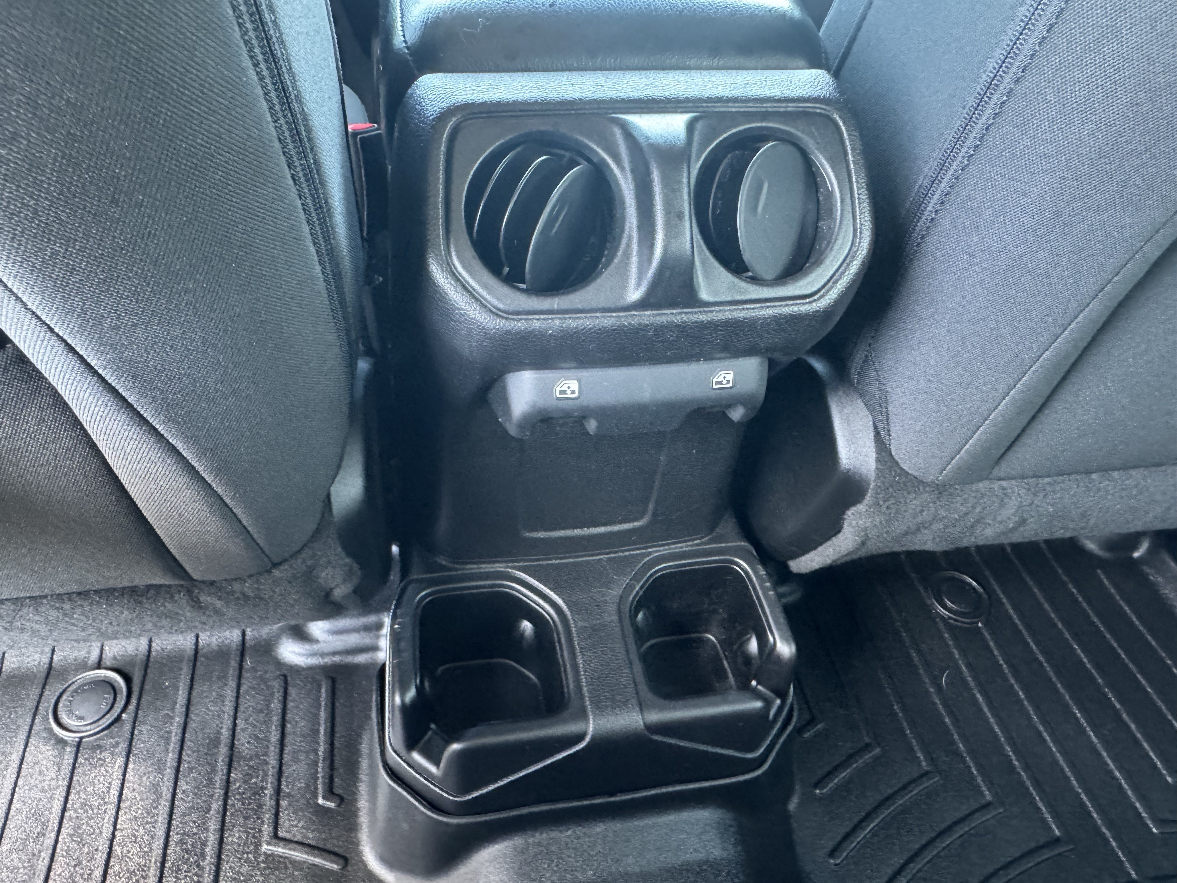 Used 2018 Jeep Wrangler Unlimited Sport S AWD/4WD image 23