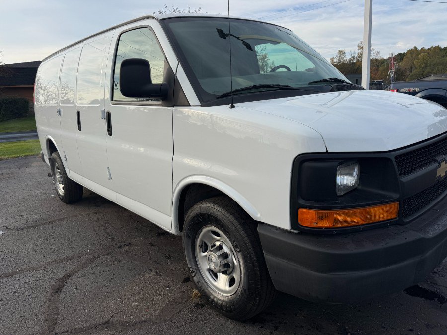 Used 2015 Chevrolet Express 3500 RWD image 12