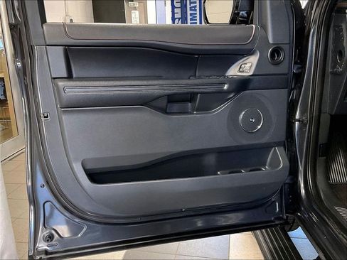 Used 2023 Ford Expedition Limited AWD/4WD image 9