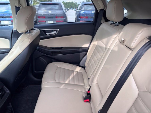 Used 2016 Ford Edge SEL w/ Equipment Group 201A AWD/4WD image 37