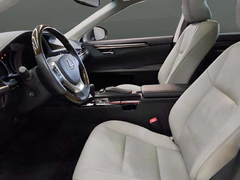 Used 2014 Lexus ES 350 w/ Luxury Package FWD image 9