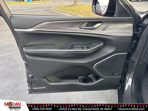 Used 2022 Jeep Grand Cherokee Limited w/ Trailer Tow Prep Group (B) image 10