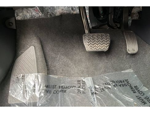 Used 2025 Toyota Corolla LE image 37