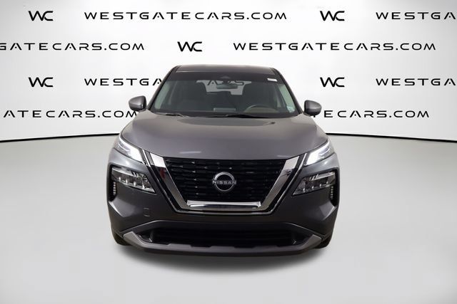 Used 2023 Nissan Rogue SV FWD image 2
