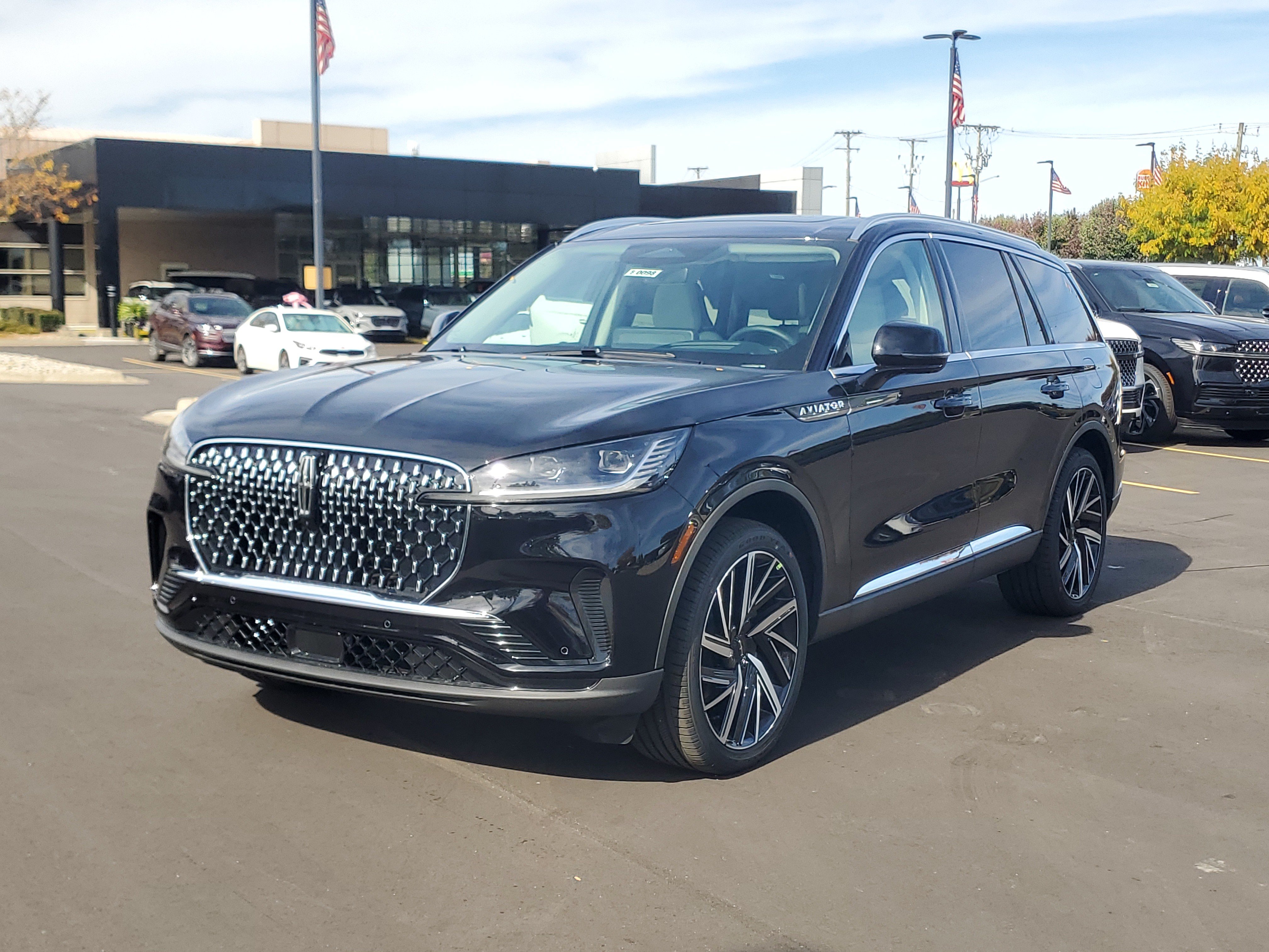 New 2027 Lincoln Aviator Reserve AWD/4WD image 2