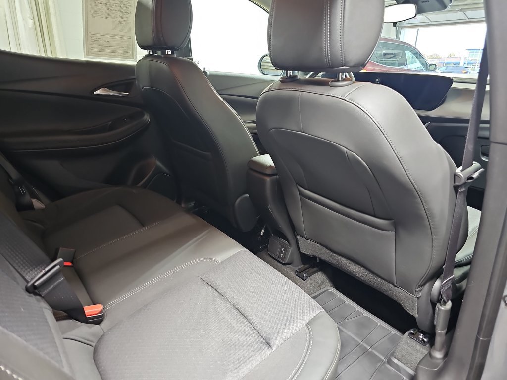 Used 2024 Buick Encore GX Preferred FWD image 14