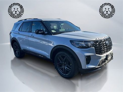 New 2026 Ford Explorer ST-Line w/ ST-Line Street Pack image 3