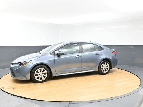 Used 2025 Toyota Corolla LE FWD image 8