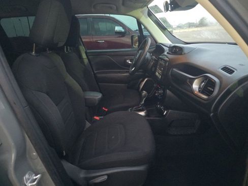 Used 2022 Jeep Renegade Latitude image 12