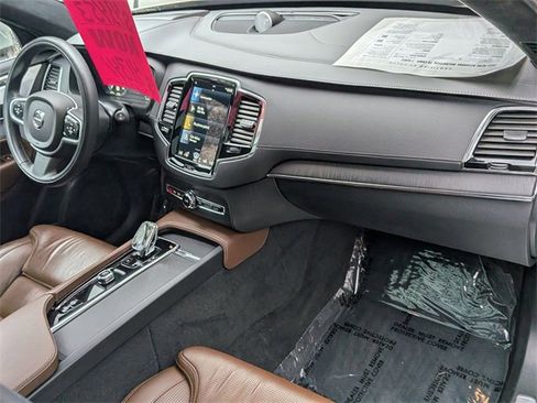 Certified 2022 Volvo XC90 T8 Inscription w/ Lounge Package image 29