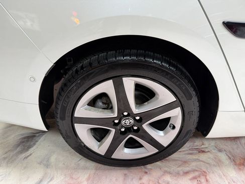 Used 2017 Toyota Prius Four Touring w/ Premium Convenience Package FWD image 36