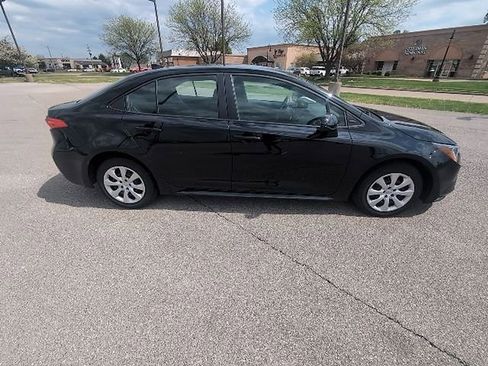 Certified 2025 Toyota Corolla LE image 2