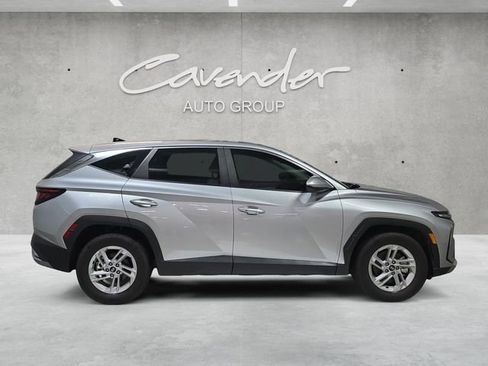 Used 2025 Hyundai Tucson SE image 17