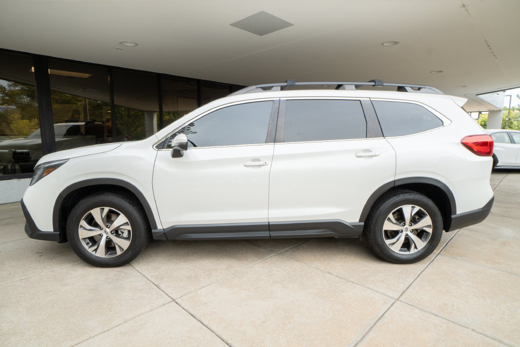 Certified 2023 Subaru Ascent Premium w/ Convenience Package AWD/4WD image 4