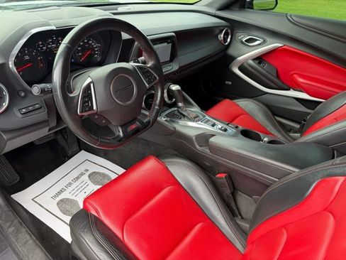 Used 2016 Chevrolet Camaro SS RWD image 9