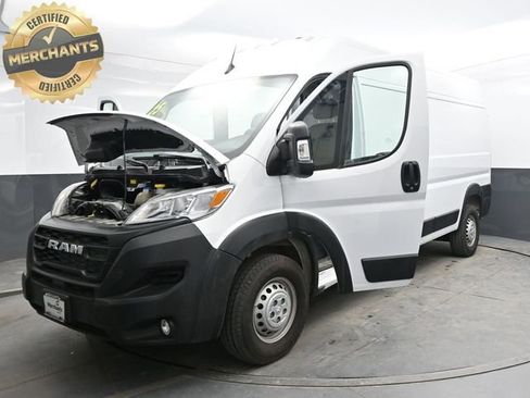 Used 2025 RAM ProMaster 2500 w/ Convenience Group image 44