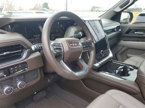 Used 2025 GMC Yukon XL Elevation image 21