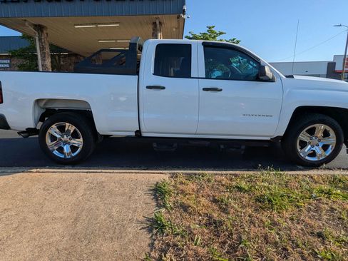 Used 2017 Chevrolet Silverado 1500 Custom w/ LPO, Street Package RWD image 8