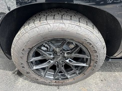 Used 2026 GMC Yukon AT4 w/ AT4 Premium Plus Package AWD/4WD image 6