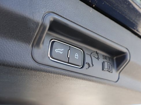 Certified 2025 Ford Explorer Platinum w/ LUX Leather Package image 17