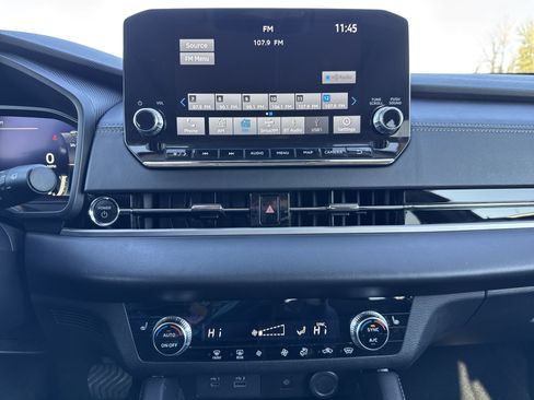 Used 2024 Mitsubishi Outlander SE image 12