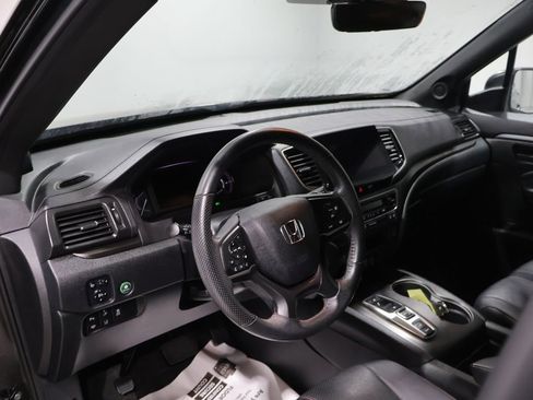 Used 2023 Honda Passport TrailSport image 14