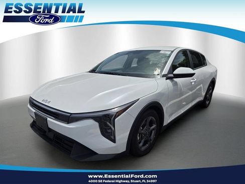 Used 2025 Kia K4 FWD image 1