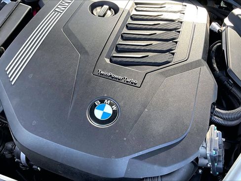 Used 2022 BMW 740i w/ Luxury Rear Seating Package image 29