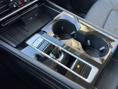 Used 2025 Volkswagen Atlas SE w/ Black Wheel Package image 24