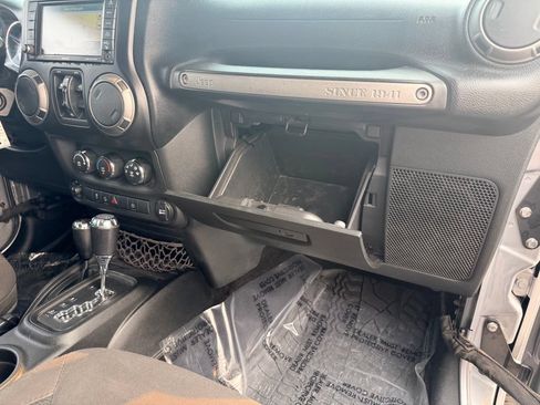 Used 2017 Jeep Wrangler Unlimited Sport AWD/4WD image 31