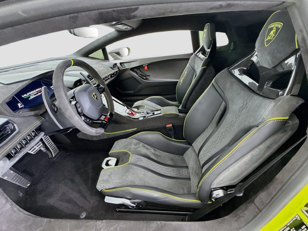 Used 2024 Lamborghini Huracan Sterrato AWD/4WD image 19