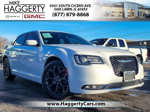 Used 2019 Chrysler 300 S image 1