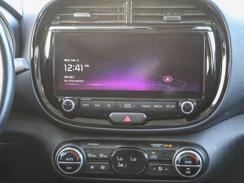Used 2023 Kia Soul EX image 14