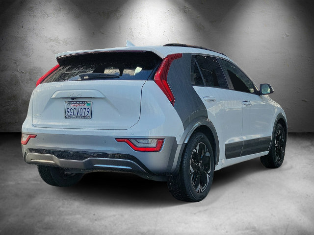 Used 2023 Kia Niro Wave FWD image 3