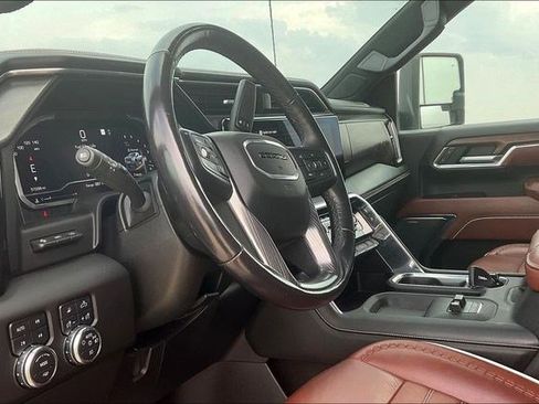 Used 2024 GMC Sierra 2500 Denali Ultimate image 16