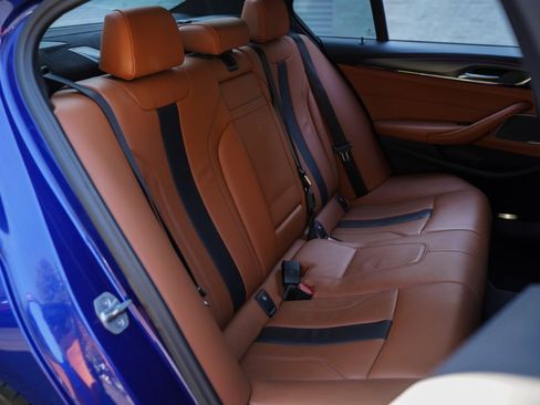 Used 2023 BMW M5 image 25