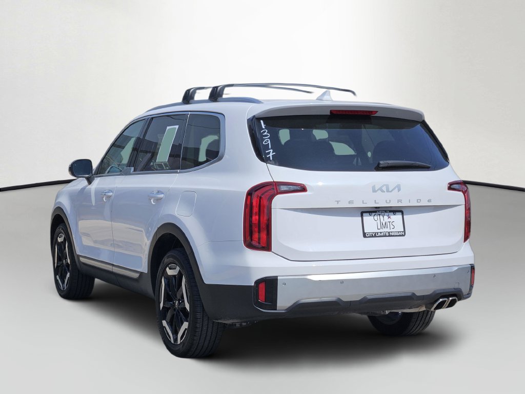 Used 2024 Kia Telluride S FWD image 7