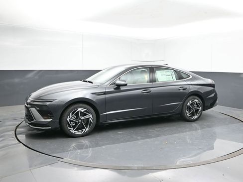 New 2026 Hyundai Sonata SEL FWD image 2