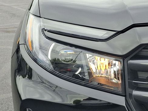 Used 2025 Honda Ridgeline Sport image 9