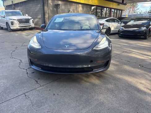 Used 2021 Tesla Model 3 Standard Range Plus image 3