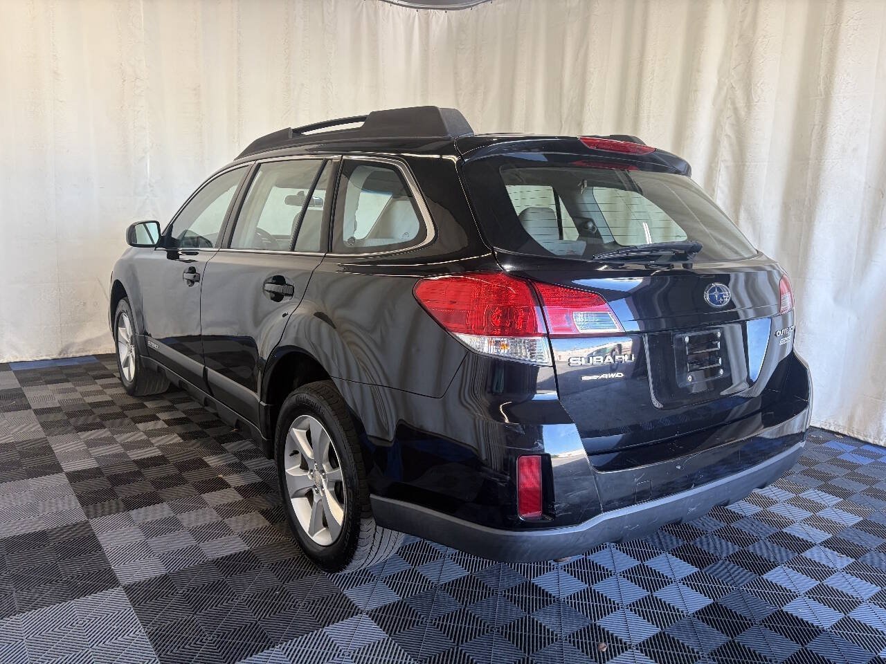 Used 2014 Subaru Outback 2.5i w/ Alloy Wheel Package AWD/4WD image 5