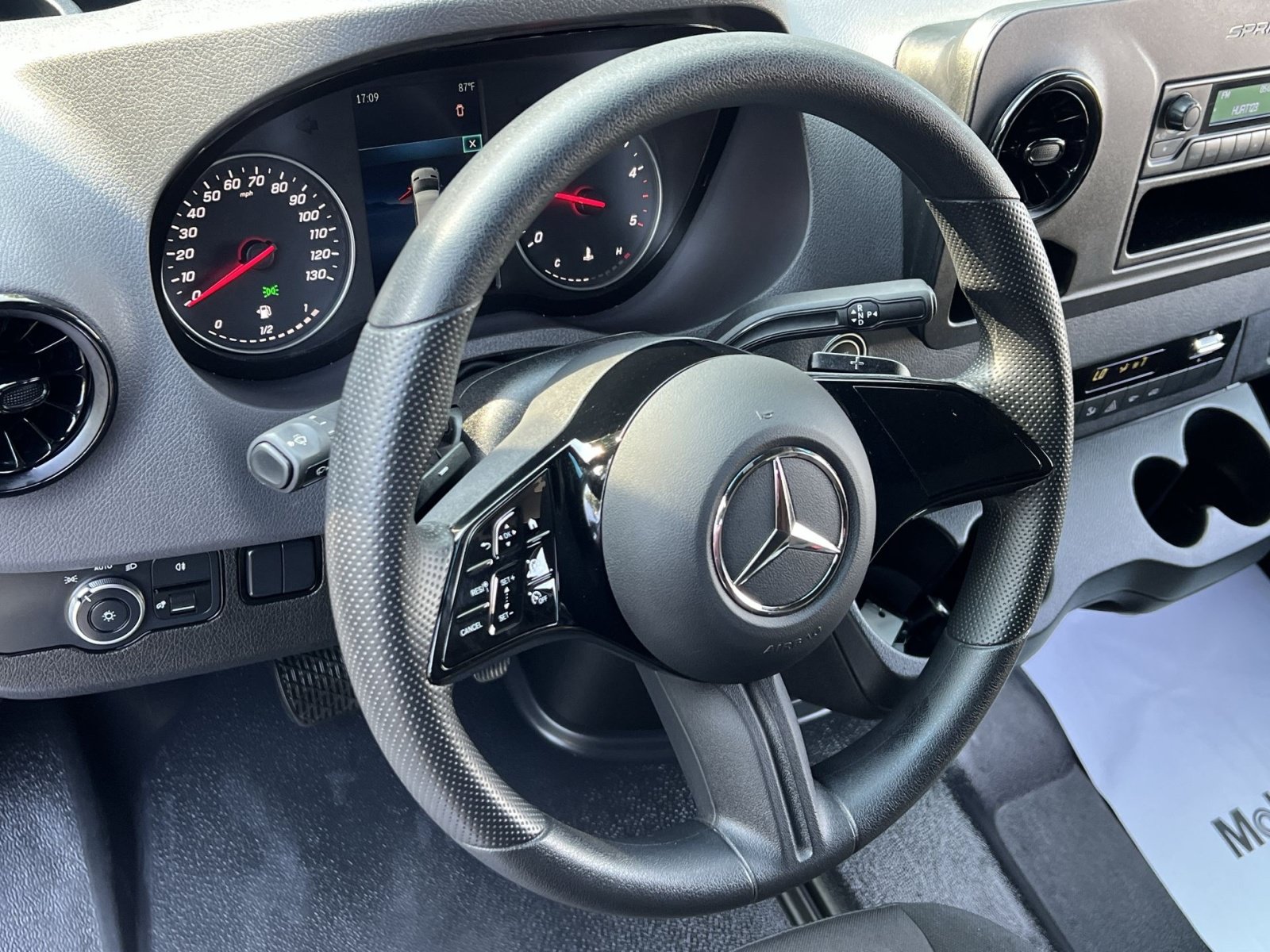 Used 2025 Mercedes-Benz Sprinter 2500 image 21